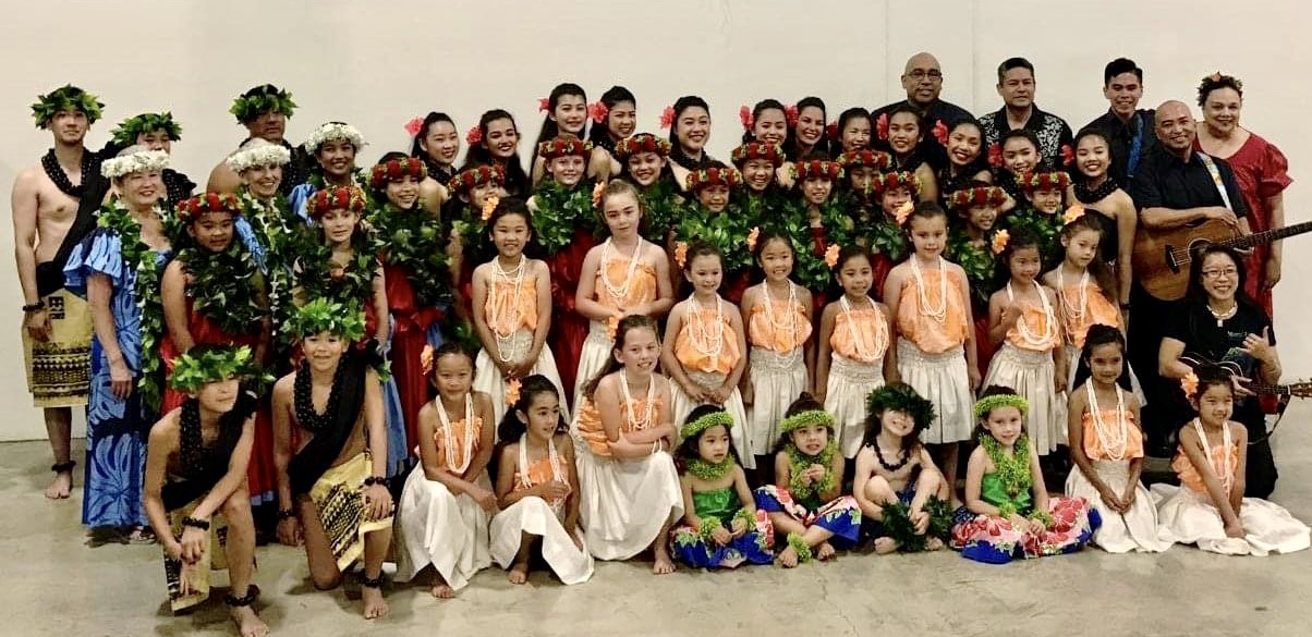 Dancers and musicians of Aloha Studio